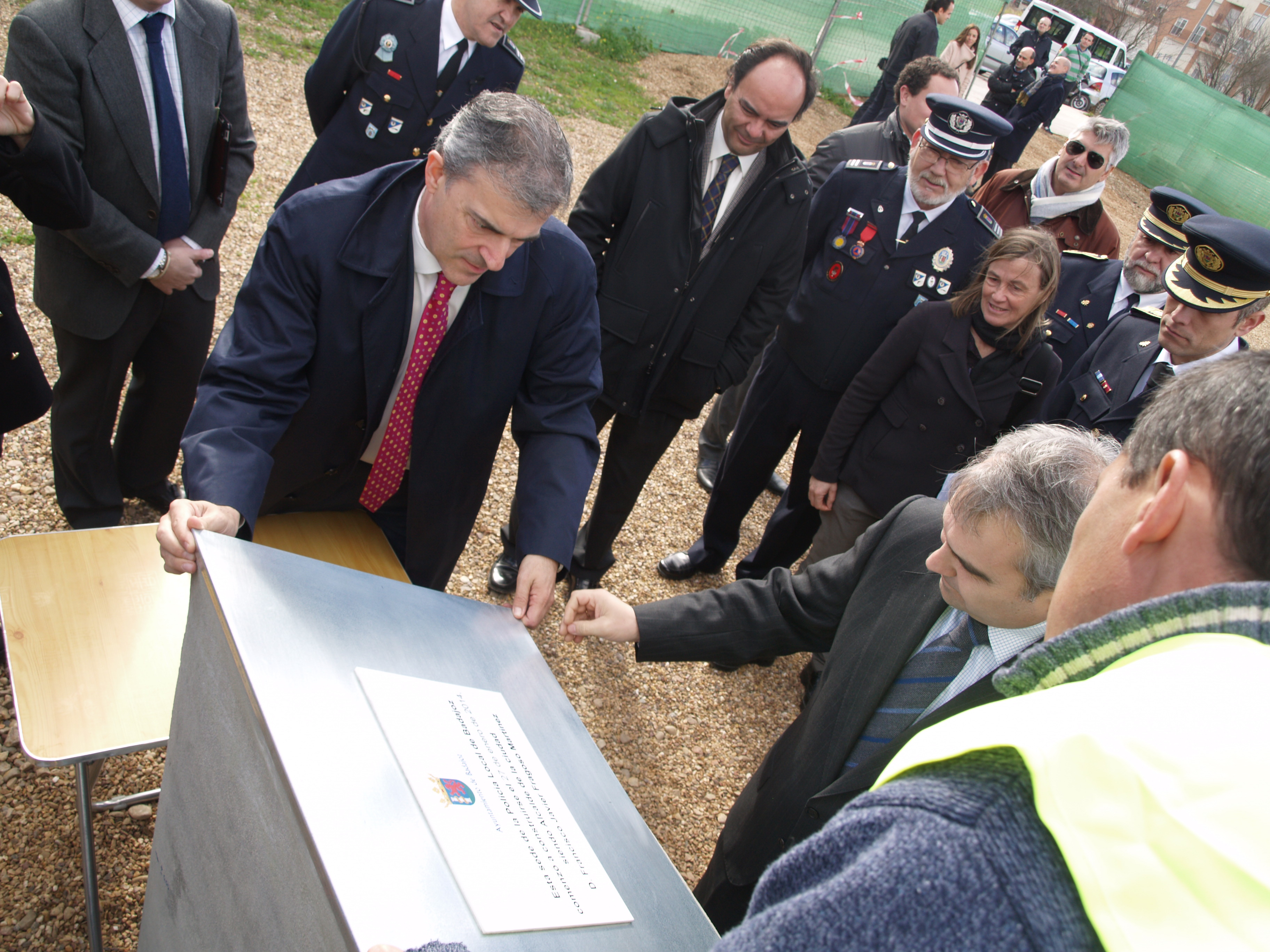 Fragoso coloca la primera piedra de la nueva sede de la Policía Local