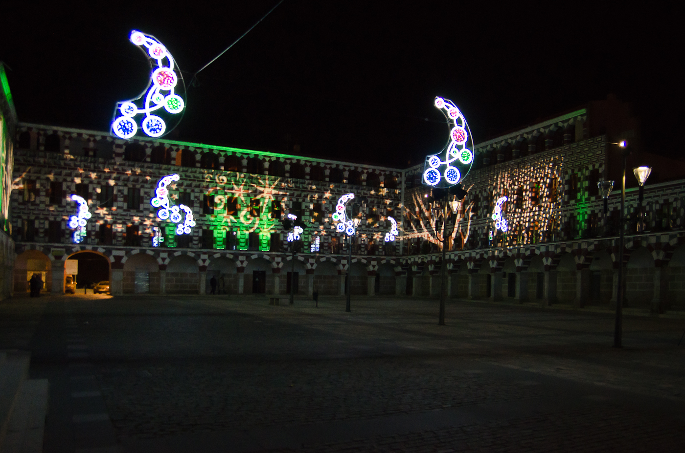 La iluminación y el mercado navideño dan la bienvenida a la Navidad en Badajoz