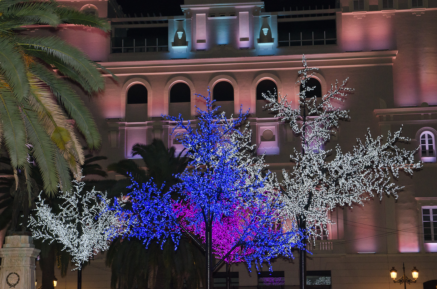 La iluminación y el mercado navideño dan la bienvenida a la Navidad en Badajoz