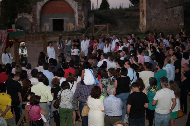 Gran acogida de la ruta teatralizada por el Casco Antiguo de Badajoz