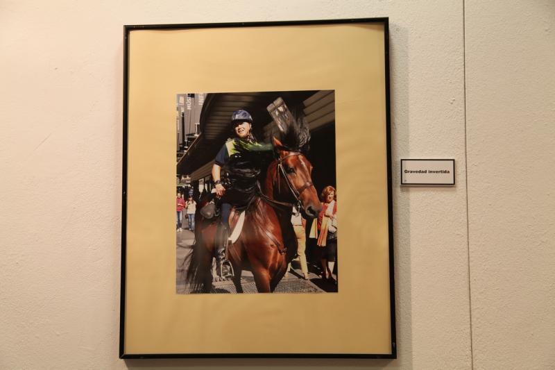 Las fotografías del concurso policial se exponen en el Luis de Morales de Badajoz