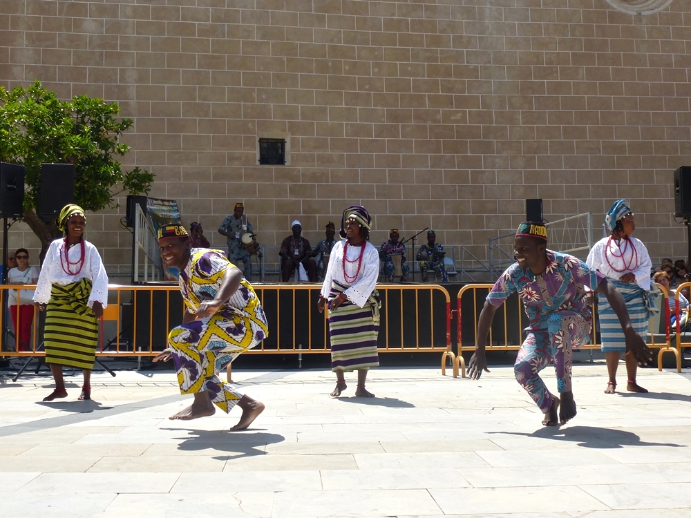 Imágenes del Festival Folklórico de Extremadura en la Plaza de España de Badajoz