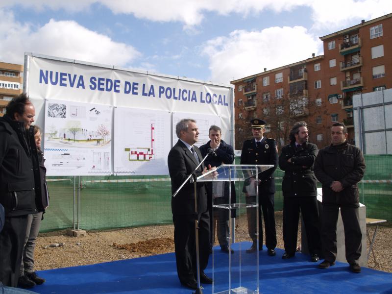 Fragoso coloca la primera piedra de la nueva sede de la Policía Local