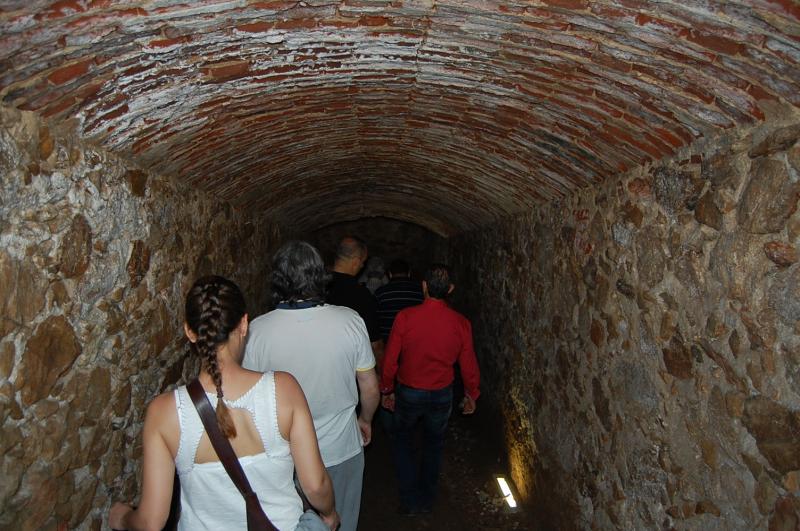 Reportaje sobre la visita guiada a la Galería de Fusileros de Badajoz