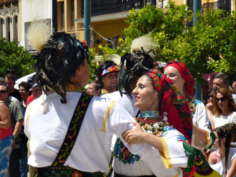 Imágenes del Festival Folklórico de Extremadura en la Plaza de España de Badajoz