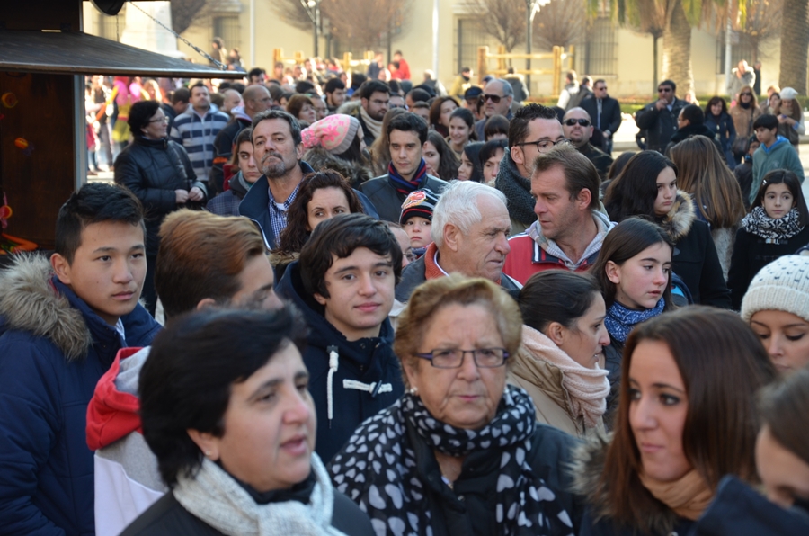Miles de pacenses se toman el roscón de reyes en Badajoz