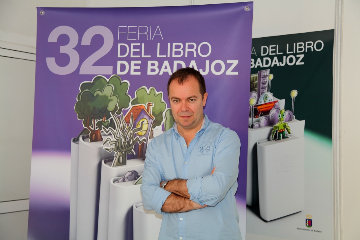 Javier Sierra presenta su última obra en Badajoz El maestro del Prado
