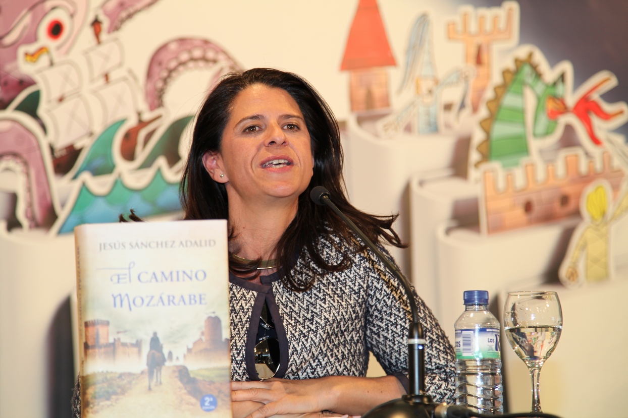 Carmen Posadas y Sánchez Adalid, firman en Badajoz sus últimos libros