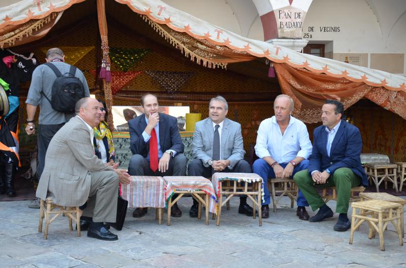 Arranca Al Mossassa con la inauguración del mercado árabe