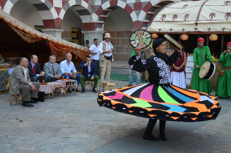 Arranca Al Mossassa con la inauguración del mercado árabe