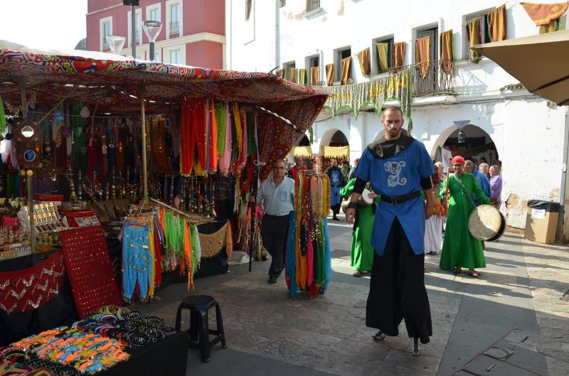 Arranca Al Mossassa con la inauguración del mercado árabe