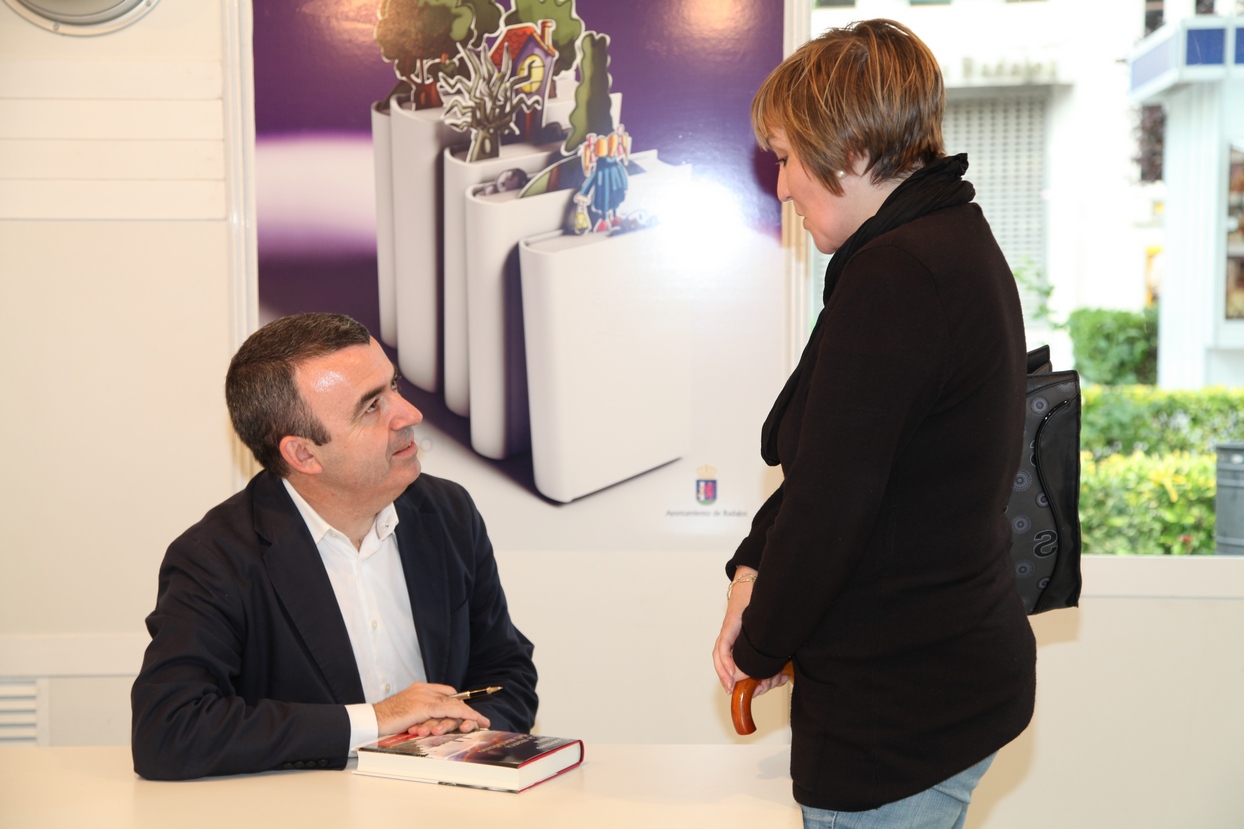 Imágenes de la jornada del jueves 16 en la Feria del Libro