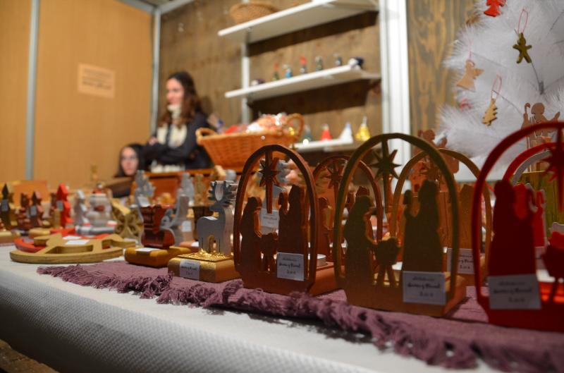 Imágenes de la inauguración del alumbrado y el mercado navideño