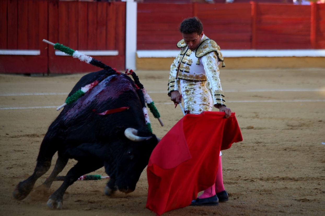 Imágenes de la corrida de El Juli, Manzanares y Ferrera en Badajoz