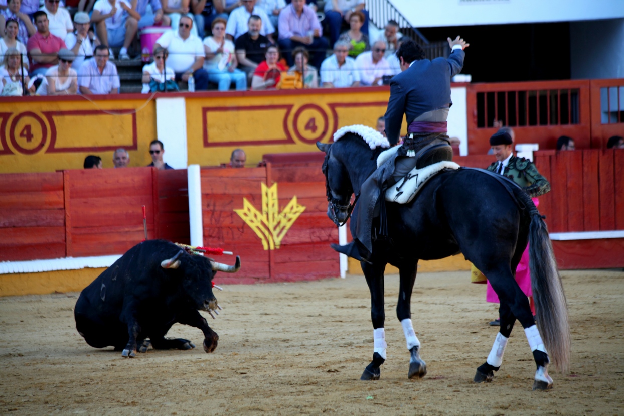 Imágenes de la primera tarde de feria taurina en Badajoz