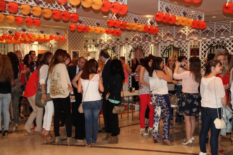 Imágenes de la apertura de caseta para los trabajadores de El Corte Inglés Imágenes de la apertura de caseta para los trabajadores de El Corte Inglés