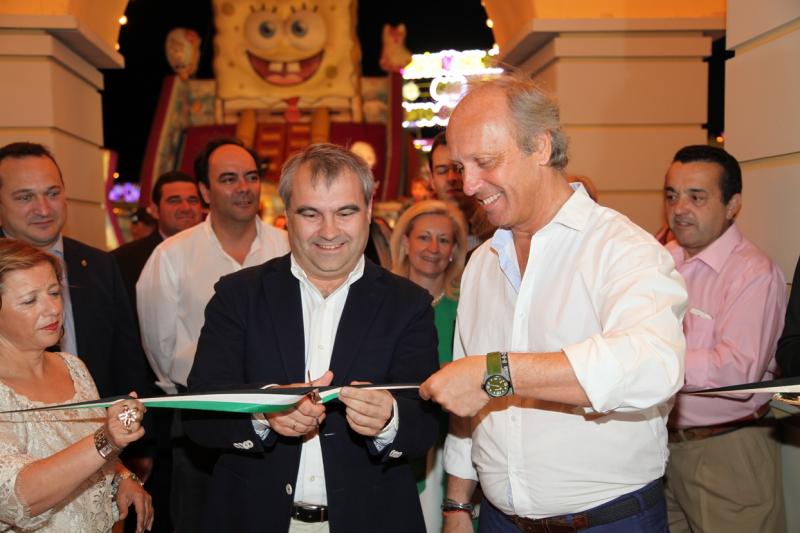 Imágenes de la inauguración y el alumbrado de la Feria de San Juan Badajoz