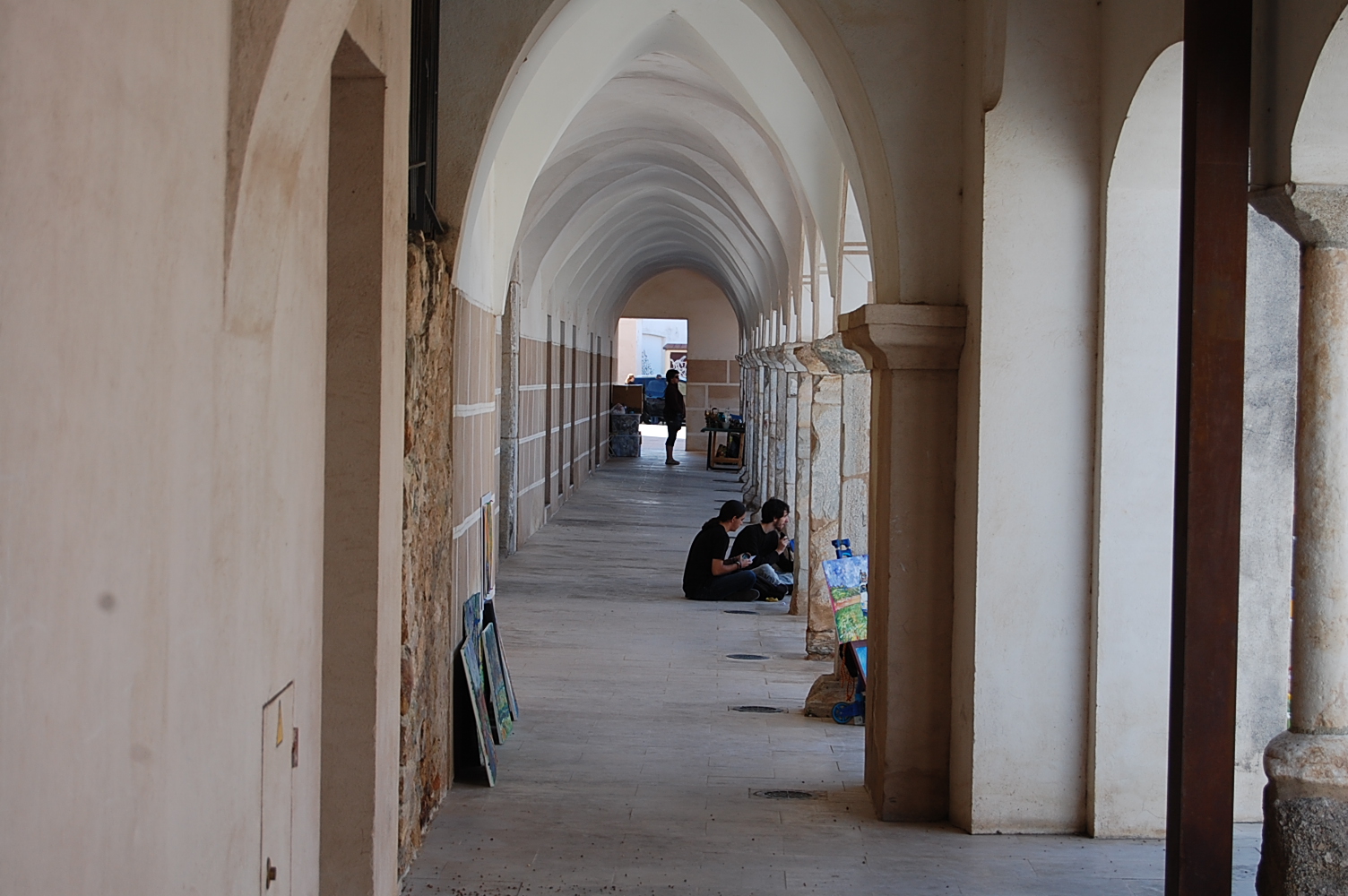 Reportaje sobre la visita guiada a la Galería de Fusileros de Badajoz