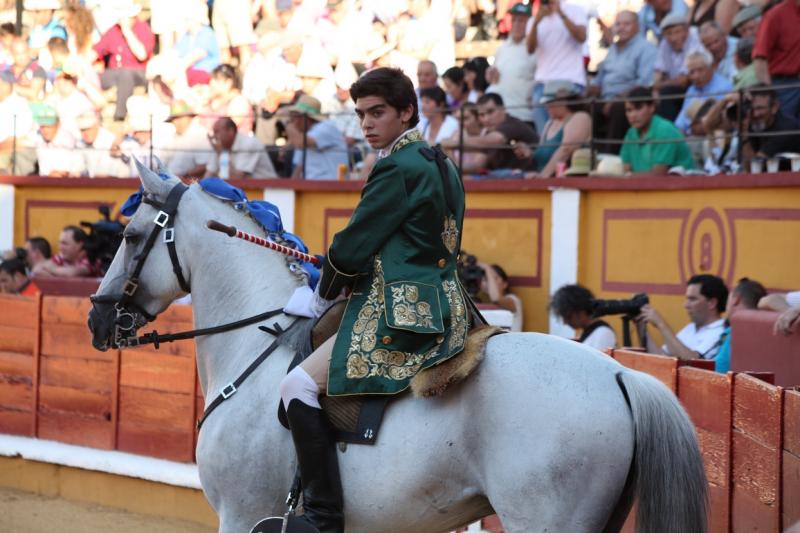 Imágenes de la primera tarde de feria taurina en Badajoz