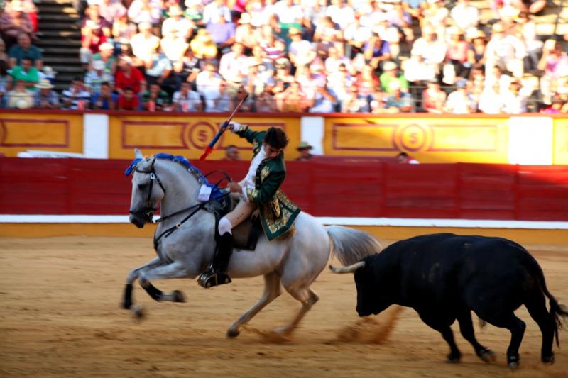 Imágenes de la primera tarde de feria taurina en Badajoz