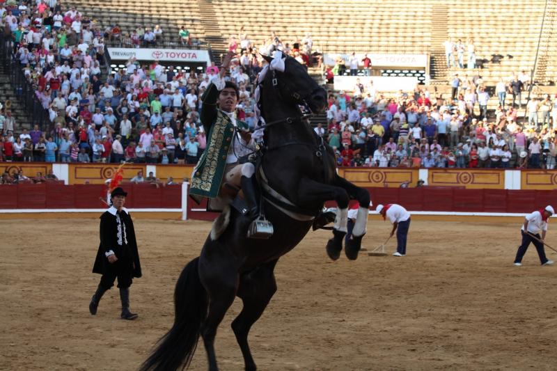 Imágenes de la primera tarde de feria taurina en Badajoz