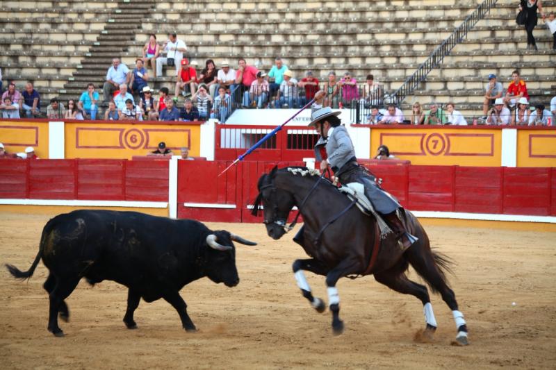 Imágenes de la primera tarde de feria taurina en Badajoz Imágenes de la primera tarde de feria taurina en Badajoz