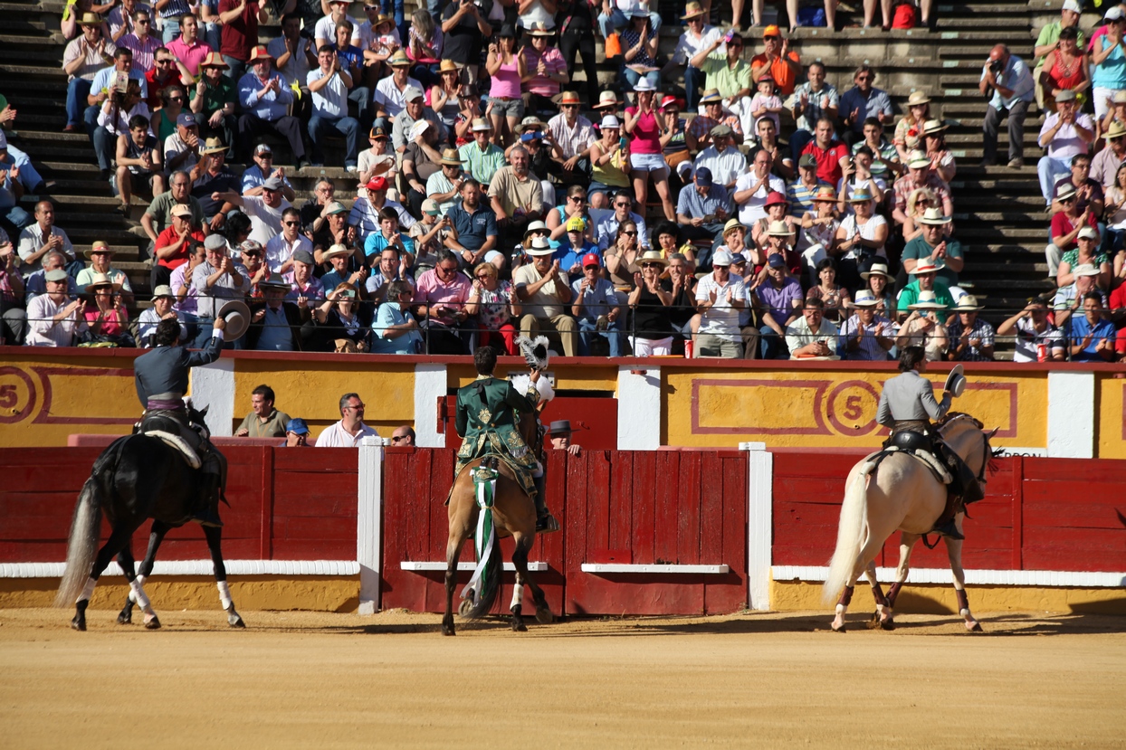 Imágenes de la primera tarde de feria taurina en Badajoz