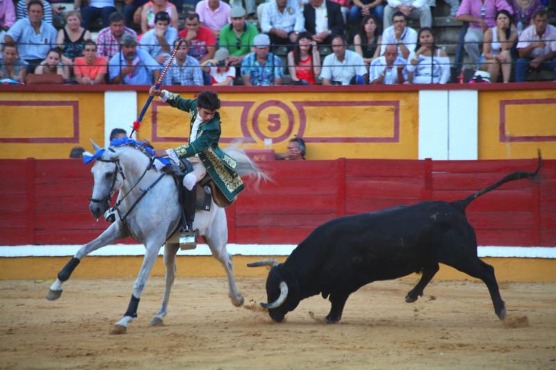 Imágenes de la primera tarde de feria taurina en Badajoz