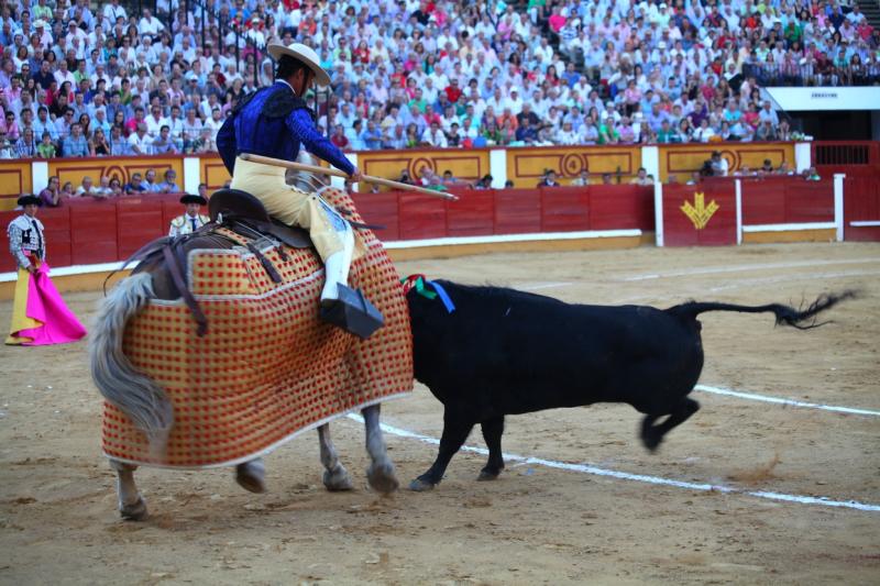 Imágenes de la corrida de El Juli, Manzanares y Ferrera en Badajoz