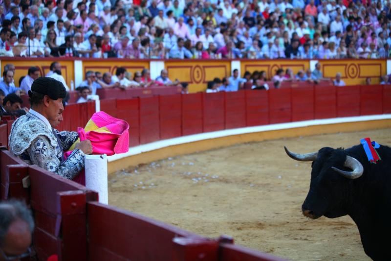 Imágenes de la corrida de El Juli, Manzanares y Ferrera en Badajoz