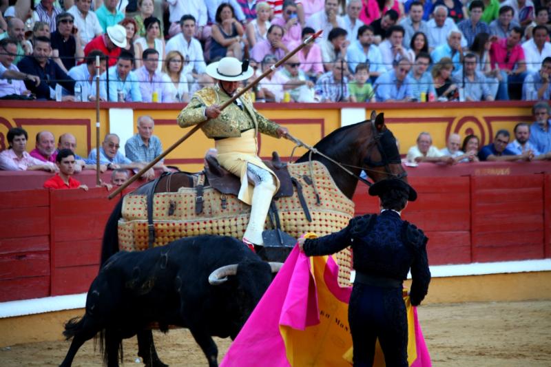 Imágenes de la corrida de El Juli, Manzanares y Ferrera en Badajoz