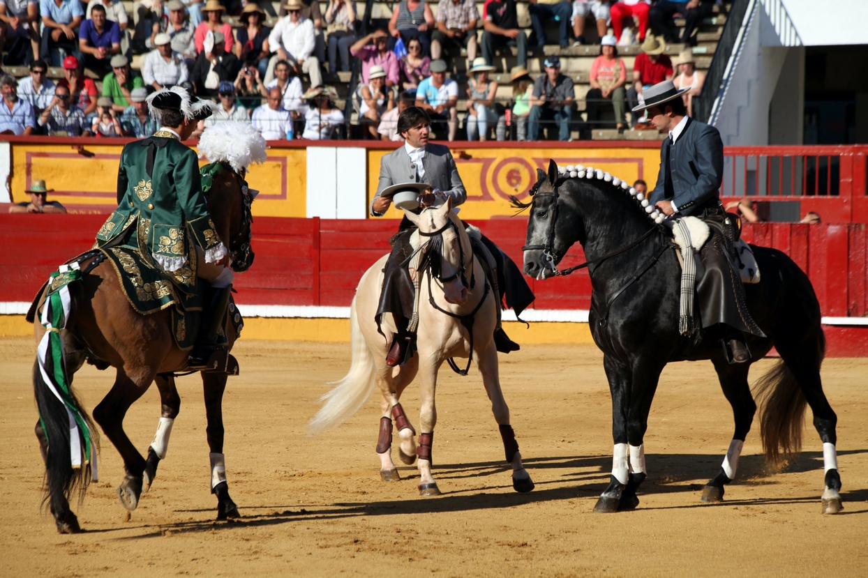 Imágenes de la primera tarde de feria taurina en Badajoz