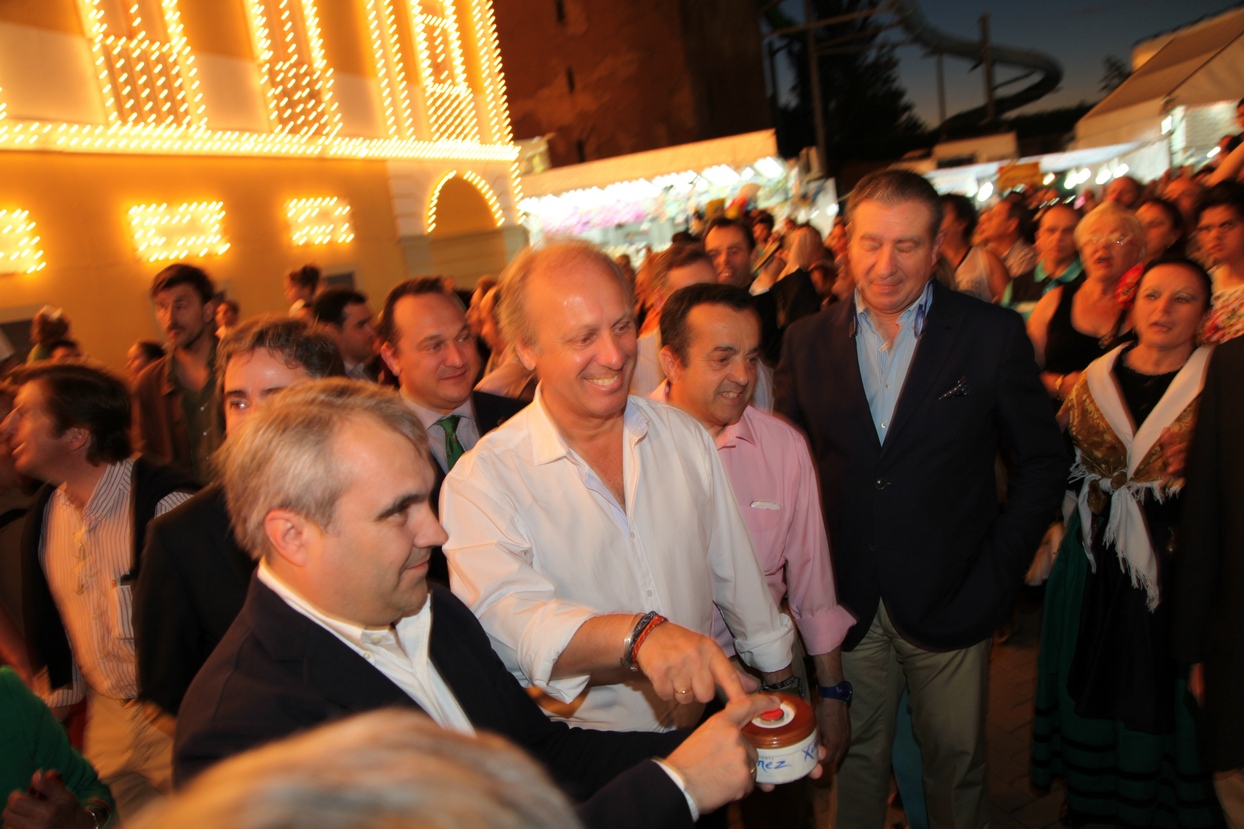 Imágenes de la inauguración y el alumbrado de la Feria de San Juan Badajoz