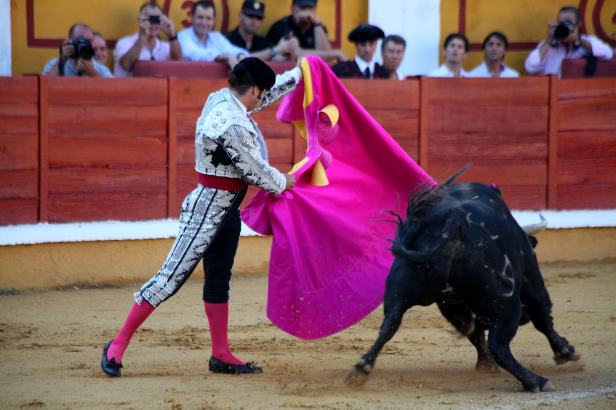 Imágenes de la corrida de Talavante, Perera y Morante en Badajoz