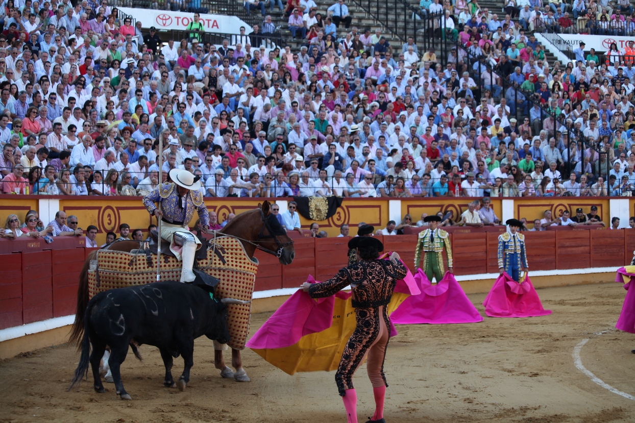 Imágenes de la corrida de Talavante, Perera y Morante en Badajoz