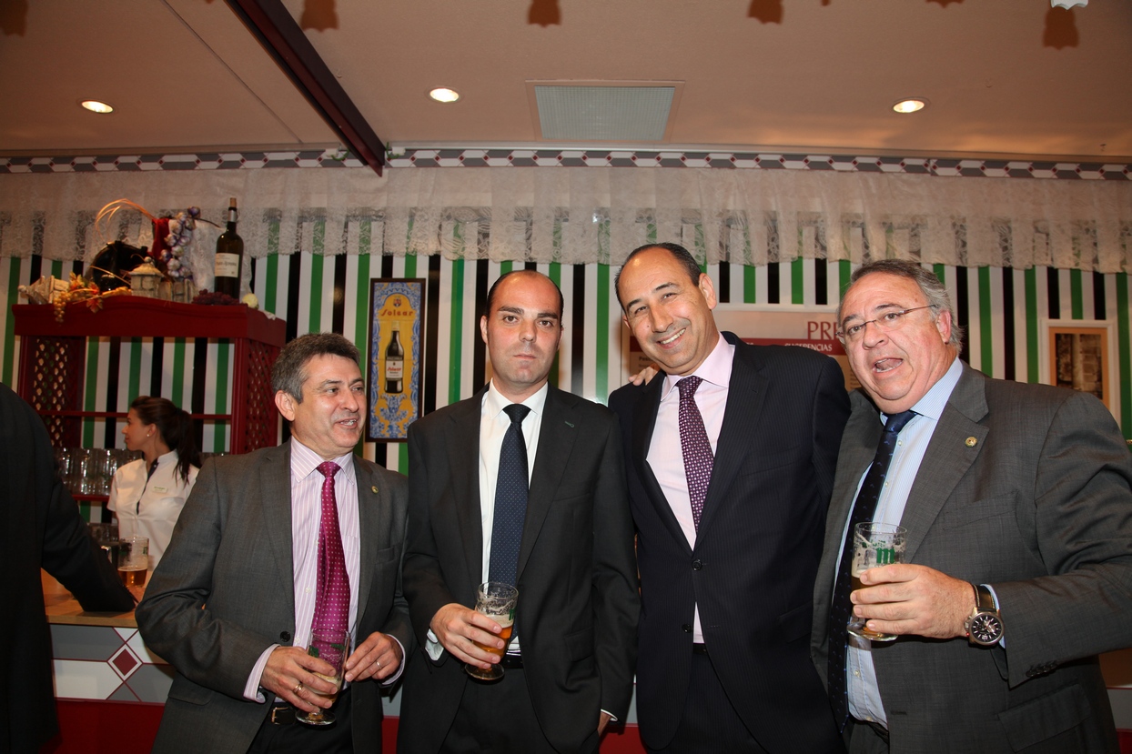 Imágenes de la apertura de caseta para los trabajadores de El Corte Inglés Imágenes de la apertura de caseta para los trabajadores de El Corte Inglés