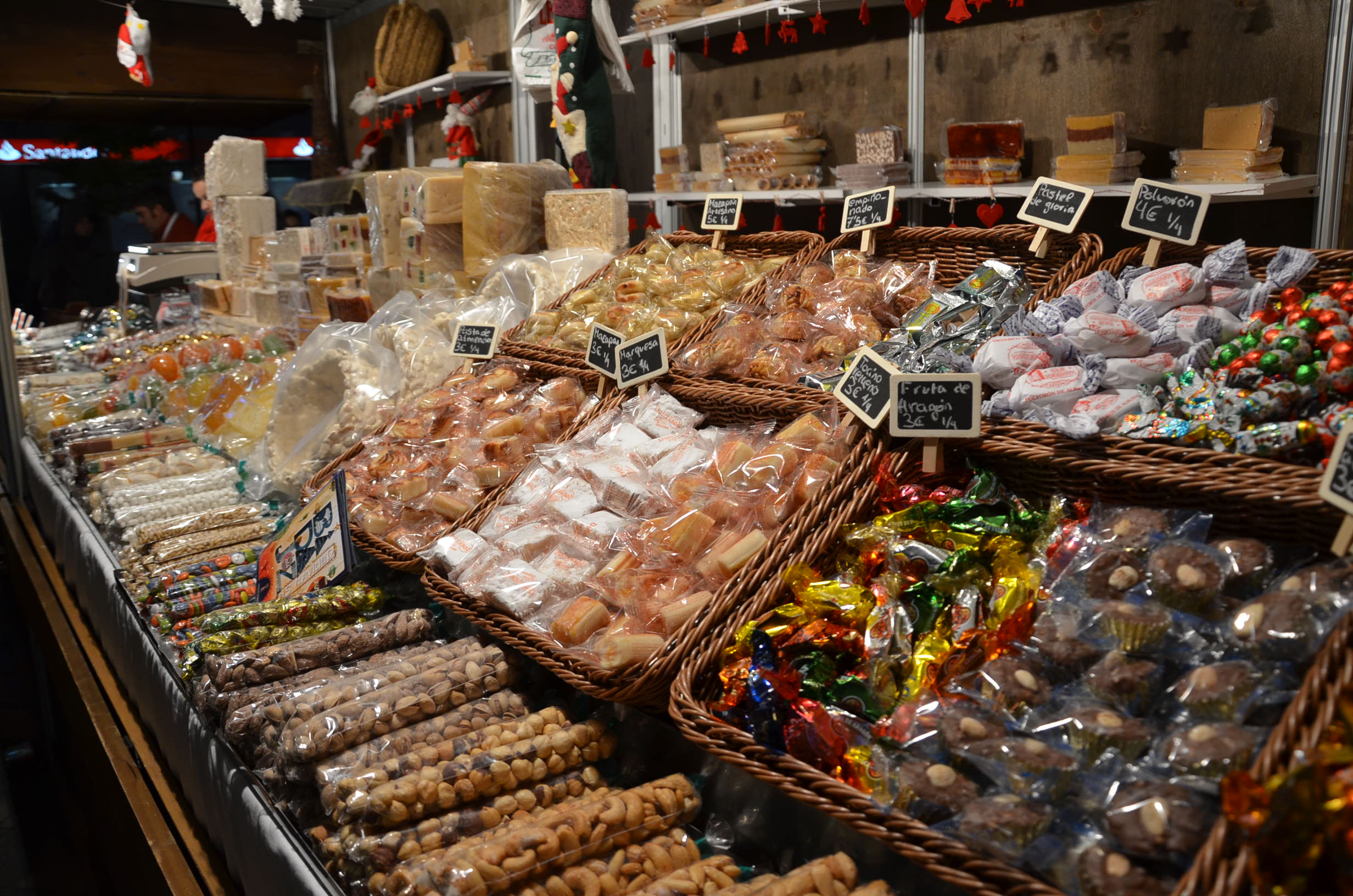Imágenes de la inauguración del alumbrado y el mercado navideño