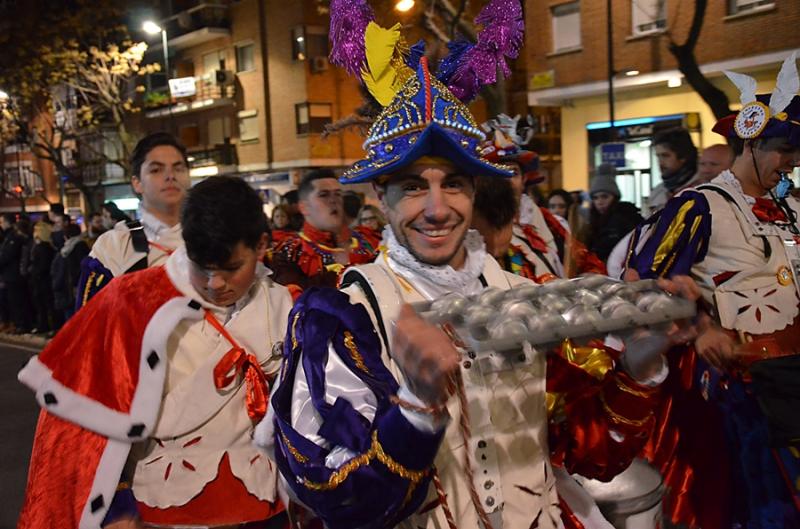 La margen derecha celebra Las Candelas y la Tamborada reclamando empleo digno