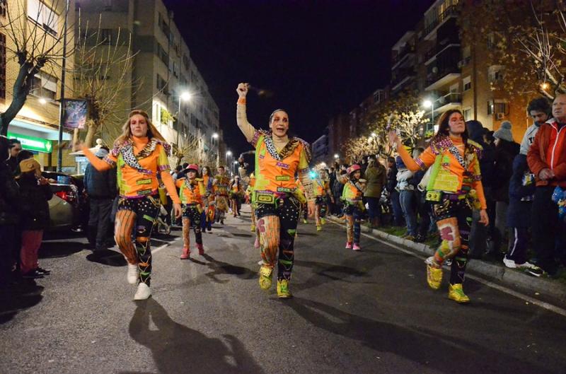 La margen derecha celebra Las Candelas y la Tamborada reclamando empleo digno