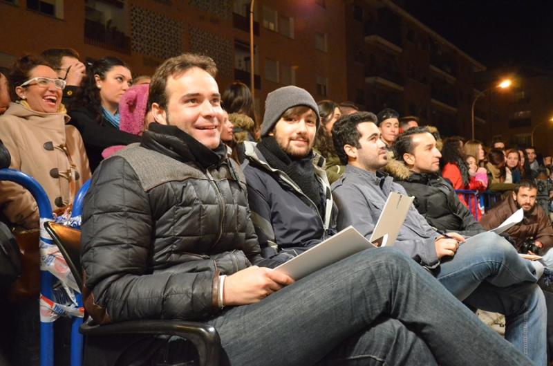 La margen derecha celebra Las Candelas y la Tamborada reclamando empleo digno
