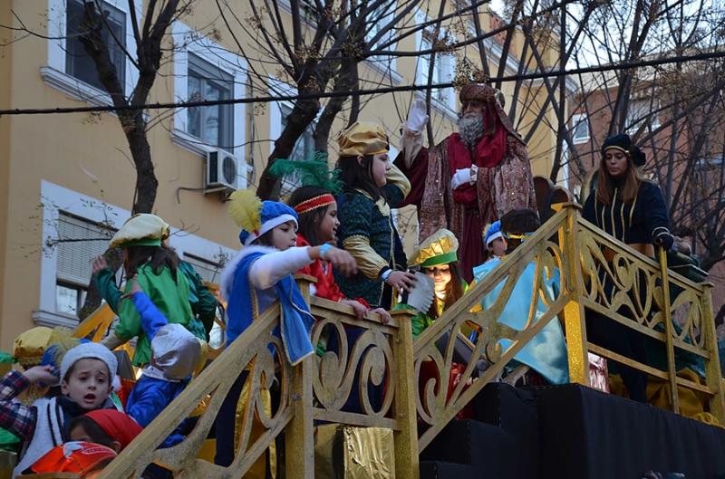 Miles de niños disfrutan de la llegada de los Reyes Magos de Oriente a Badajoz Parte II