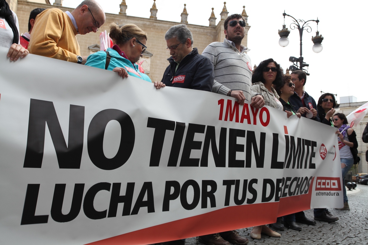 Unos 2.000 manifestantes recorren las calles de Badajoz el día del trabajador