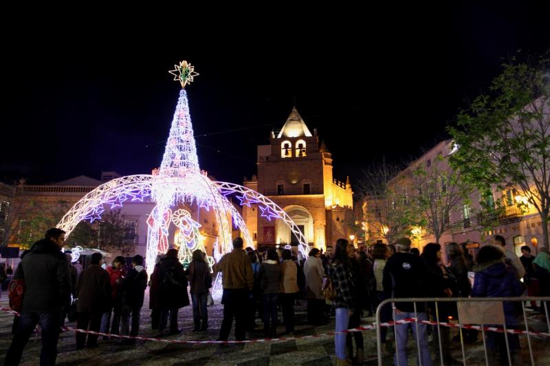 Pista de Patinaje sobre hielo e iluminación navideña de Elvas