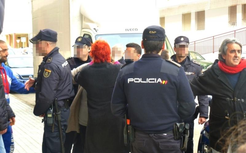 Imágenes de un nuevo desahucio en Badajoz