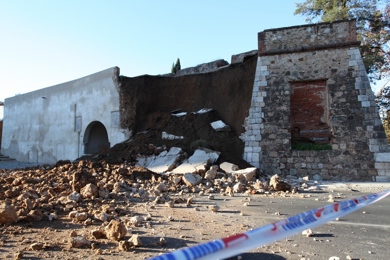 Derrumbe de Puerta Trinidad en Badajoz