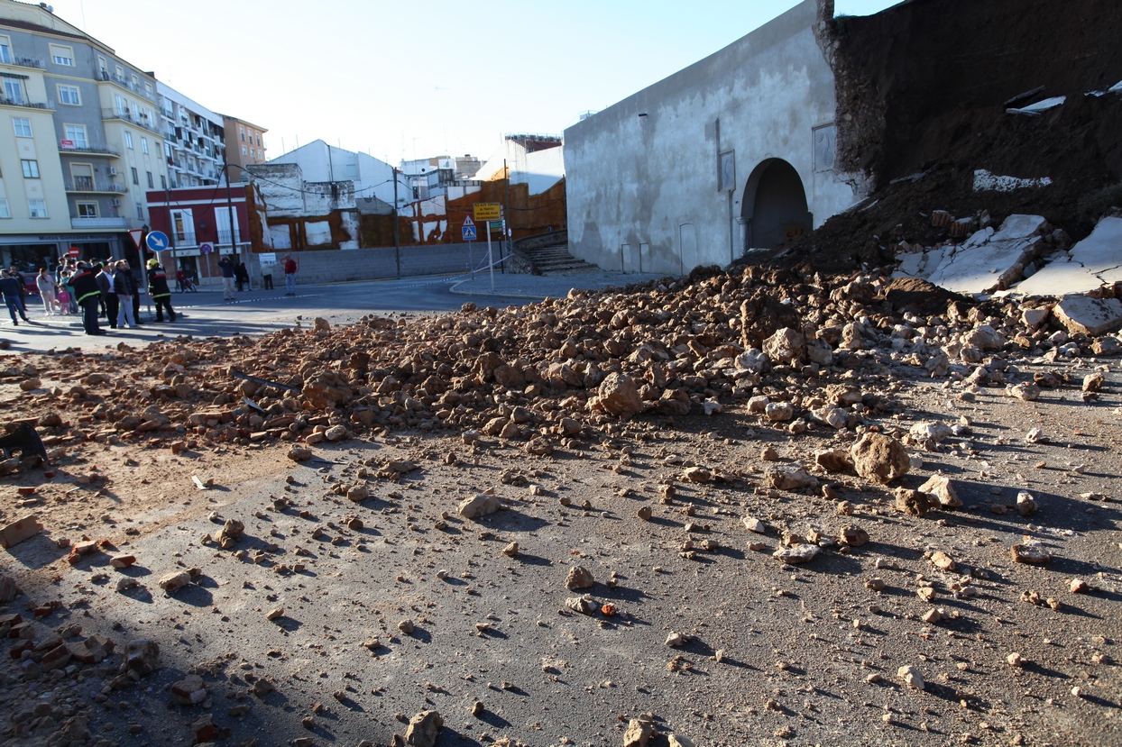 Derrumbe de Puerta Trinidad en Badajoz