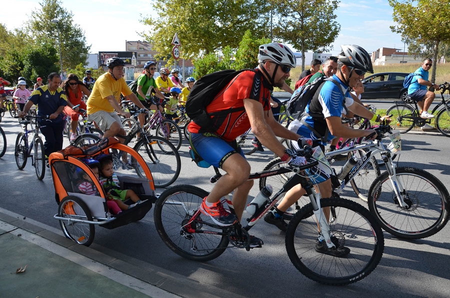 El Día de la Bicicleta reúne a muchas familias en Badajoz / Parte 2