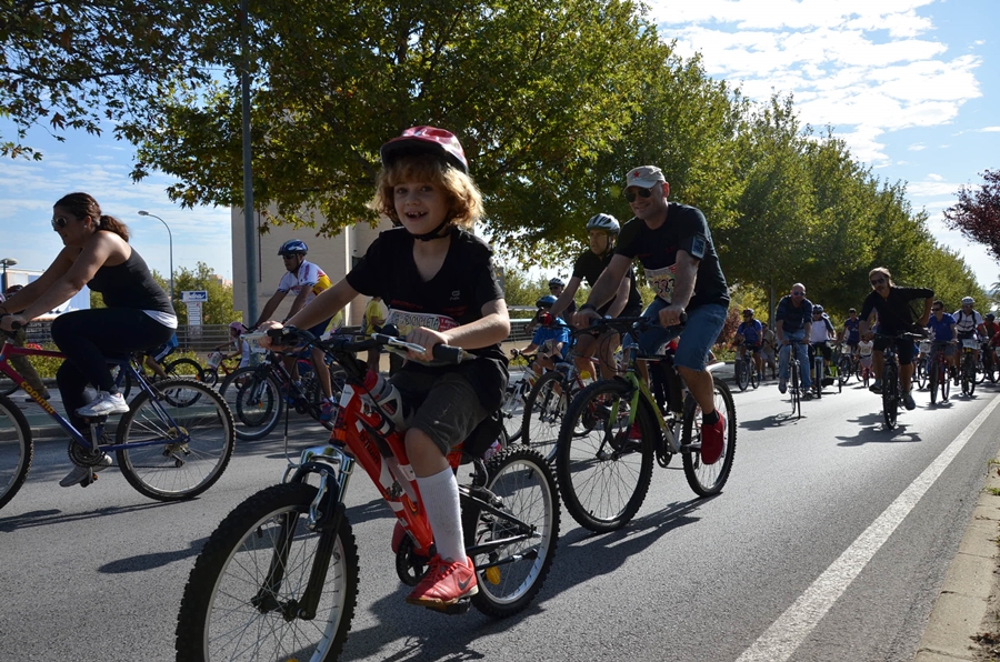 El Día de la Bicicleta reúne a muchas familias en Badajoz / Parte 2