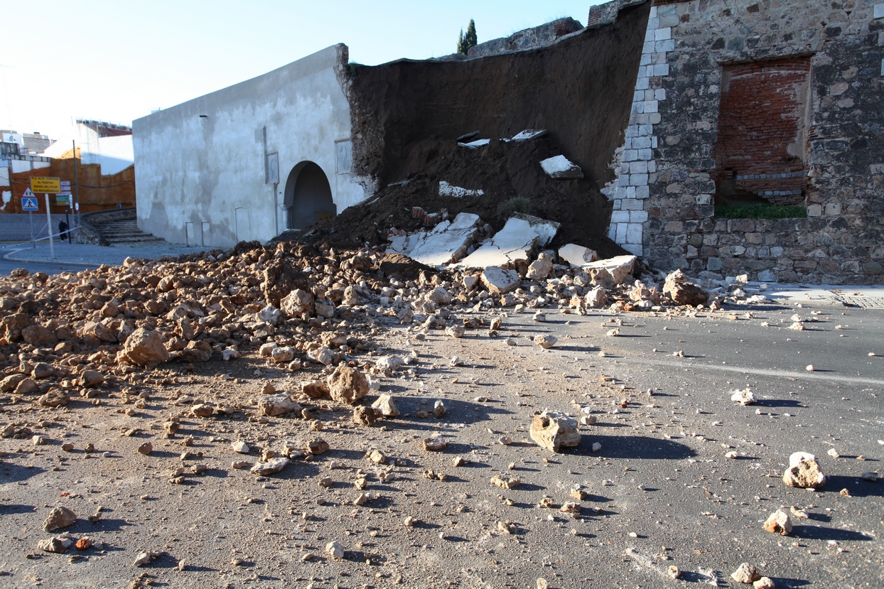 Derrumbe de Puerta Trinidad en Badajoz