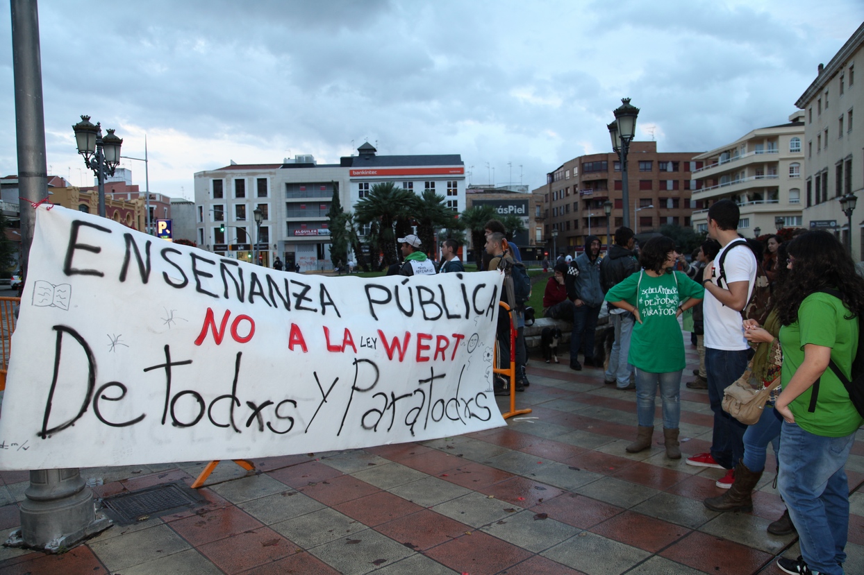 Imágenes de la manifestación de Badajoz contra la Ley Wert